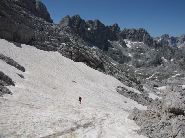 2009-07-22 13-34 alpy albanskie - sniegu pod dostatkiem.jpg